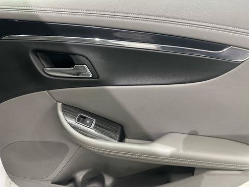Used 2018 Chevrolet Impala Premier w/ Premier Confidence Package FWD image 21