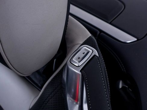 Used 2015 Mercedes-Benz SL 550 image 19