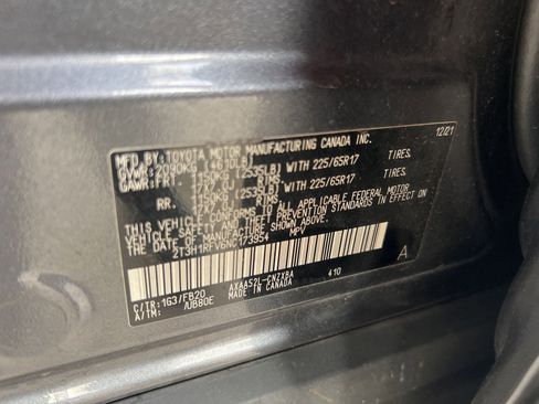 Used 2022 Toyota RAV4 LE image 18