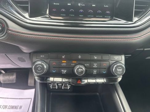 Used 2023 Dodge Durango GT w/ Blacktop Package AWD/4WD image 24