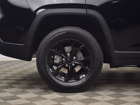 New 2026 Jeep Grand Cherokee 4WD image 10