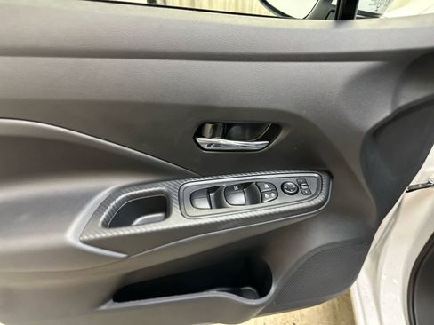 New 2025 Nissan Versa SV w/ Trunk Package FWD image 18