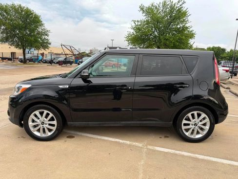 Used 2018 Kia Soul + w/ + Primo LIT Package FWD image 8