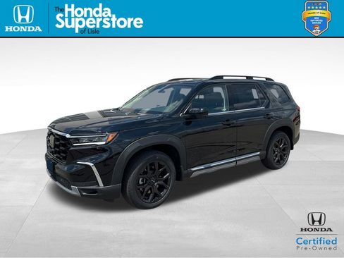 Certified 2025 Honda Pilot Touring image 1