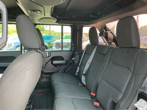 Used 2018 Jeep Wrangler Unlimited Sport AWD/4WD image 20