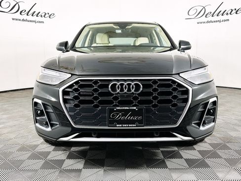 Used 2024 Audi Q5 e Premium Plus w/ Premium Plus Package image 2