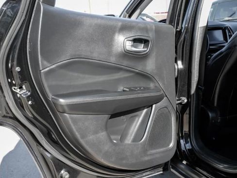 Used 2019 Jeep Compass Altitude image 51