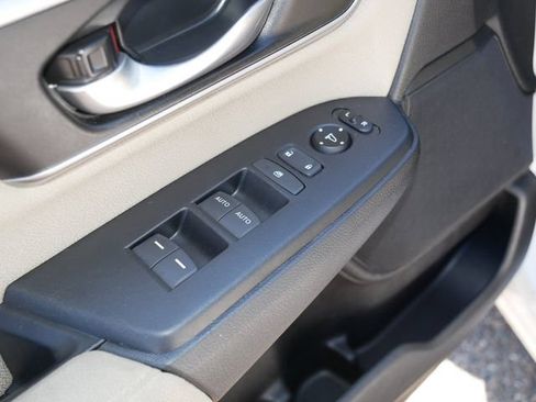 Used 2020 Honda CR-V EX image 16