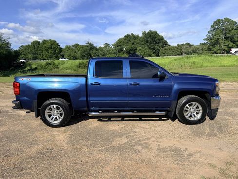 Used 2017 Chevrolet Silverado 1500 LT w/ All Star Edition AWD/4WD image 6