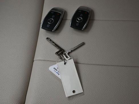 Used 2024 Mercedes-Benz EQB 300 4MATIC w/ Winter Package image 34