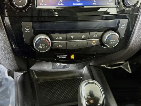 Certified 2022 Nissan Rogue Sport SV image 8