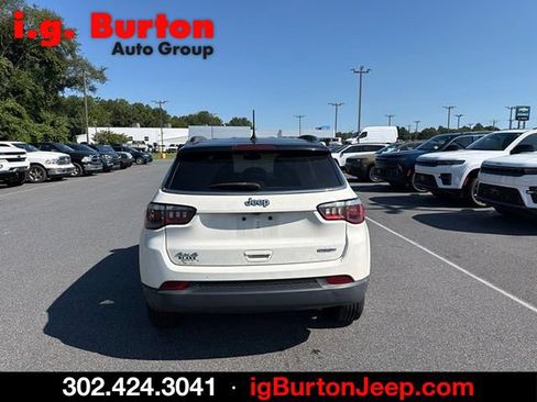 Used 2019 Jeep Compass Latitude w/ Popular Equipment Group AWD/4WD image 4