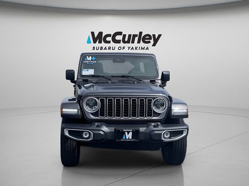 Used 2025 Jeep Wrangler Unlimited Sahara AWD/4WD image 2