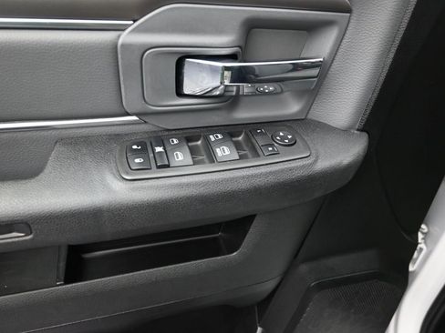 Used 2024 RAM 1500 Classic SLT image 11