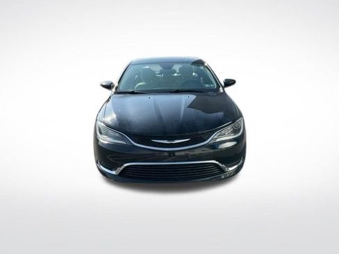 Used 2015 Chrysler 200 Limited w/ Convenience Group image 2