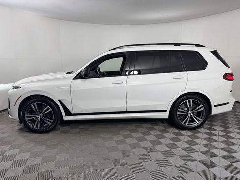 Used 2026 BMW X7 M60i AWD/4WD image 11