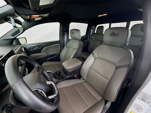 Used 2024 Chevrolet Colorado ZR2 w/ ZR2 Bison Edition image 19