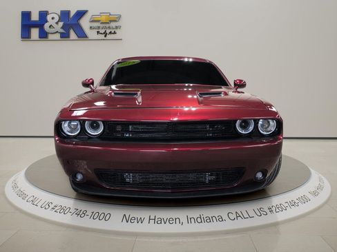 Used 2018 Dodge Challenger R/T w/ Blacktop Package RWD image 2