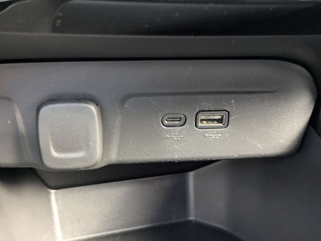 Used 2024 Chevrolet Trax LT w/ Driver Confidence Package FWD image 23