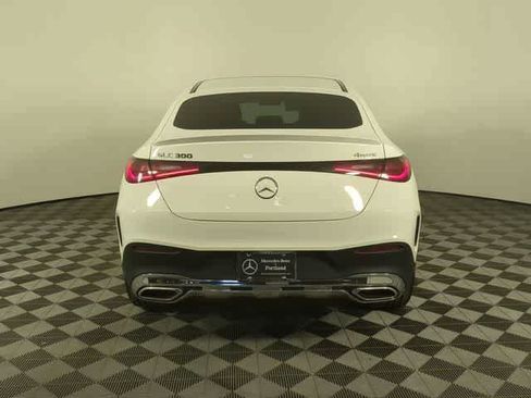 Used 2026 Mercedes-Benz GLC 300 4MATIC image 4