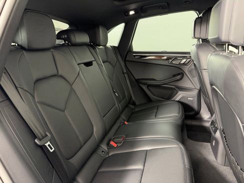 Certified 2026 Porsche Macan S AWD/4WD image 19