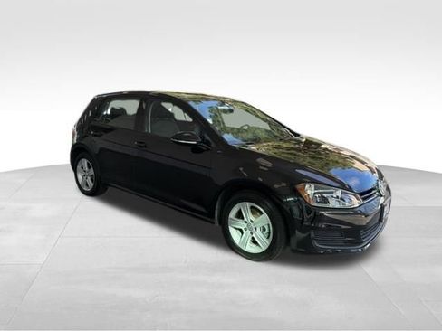 Used 2017 Volkswagen Golf SE image 7