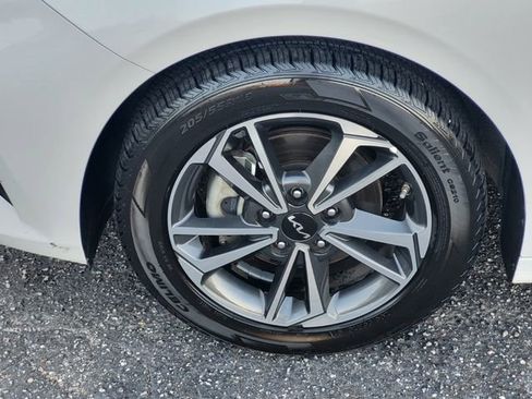 Used 2023 Kia Forte LXS image 8