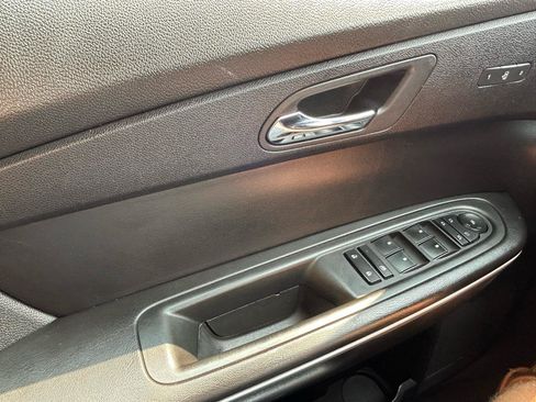Used 2012 GMC Acadia SLT AWD/4WD image 31