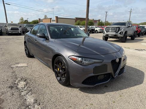 Used 2020 Alfa Romeo Giulia AWD w/ Quick Order Package 22J Sport image 9