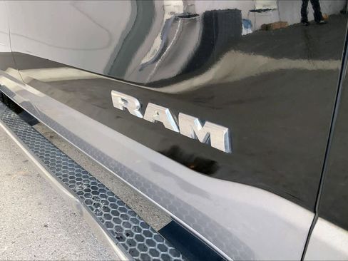 Used 2019 RAM 1500 Laramie image 33