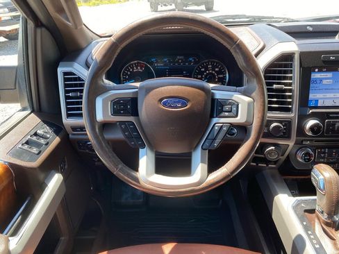 Used 2018 Ford F150 King Ranch w/ Equipment Group 601A Luxury AWD/4WD image 20