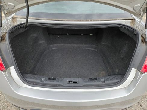 Used 2011 Ford Taurus Limited image 22