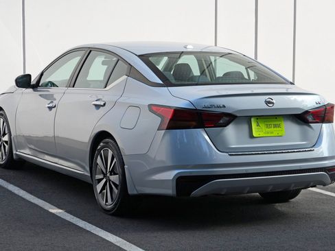 Used 2021 Nissan Altima 2.5 SV FWD image 43