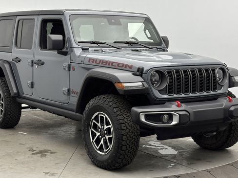 Used 2025 Jeep Wrangler Unlimited Rubicon image 3