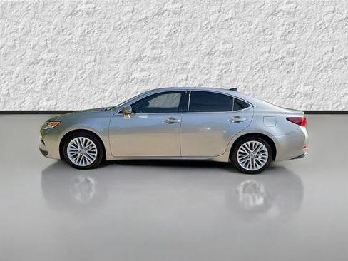 Used 2017 Lexus ES 350 w/ Ultra Luxury Package FWD image 6
