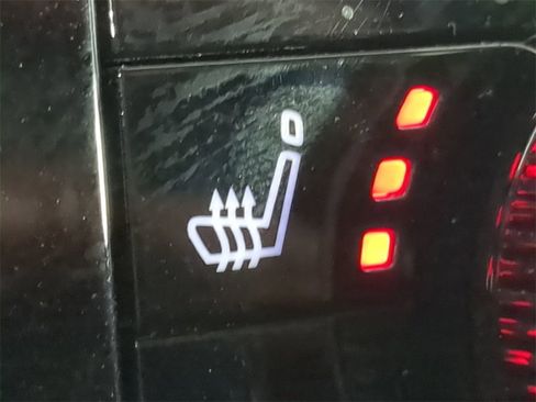 Used 2022 Nissan Pathfinder SV image 27