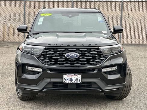 Used 2024 Ford Explorer ST-Line w/ Class IV Trailer Tow Package image 2