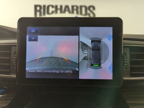 Used 2022 Ford Explorer Limited w/ Equipment Group 301A image 15