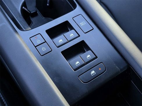 Used 2025 Hyundai Ioniq 6 SEL image 29