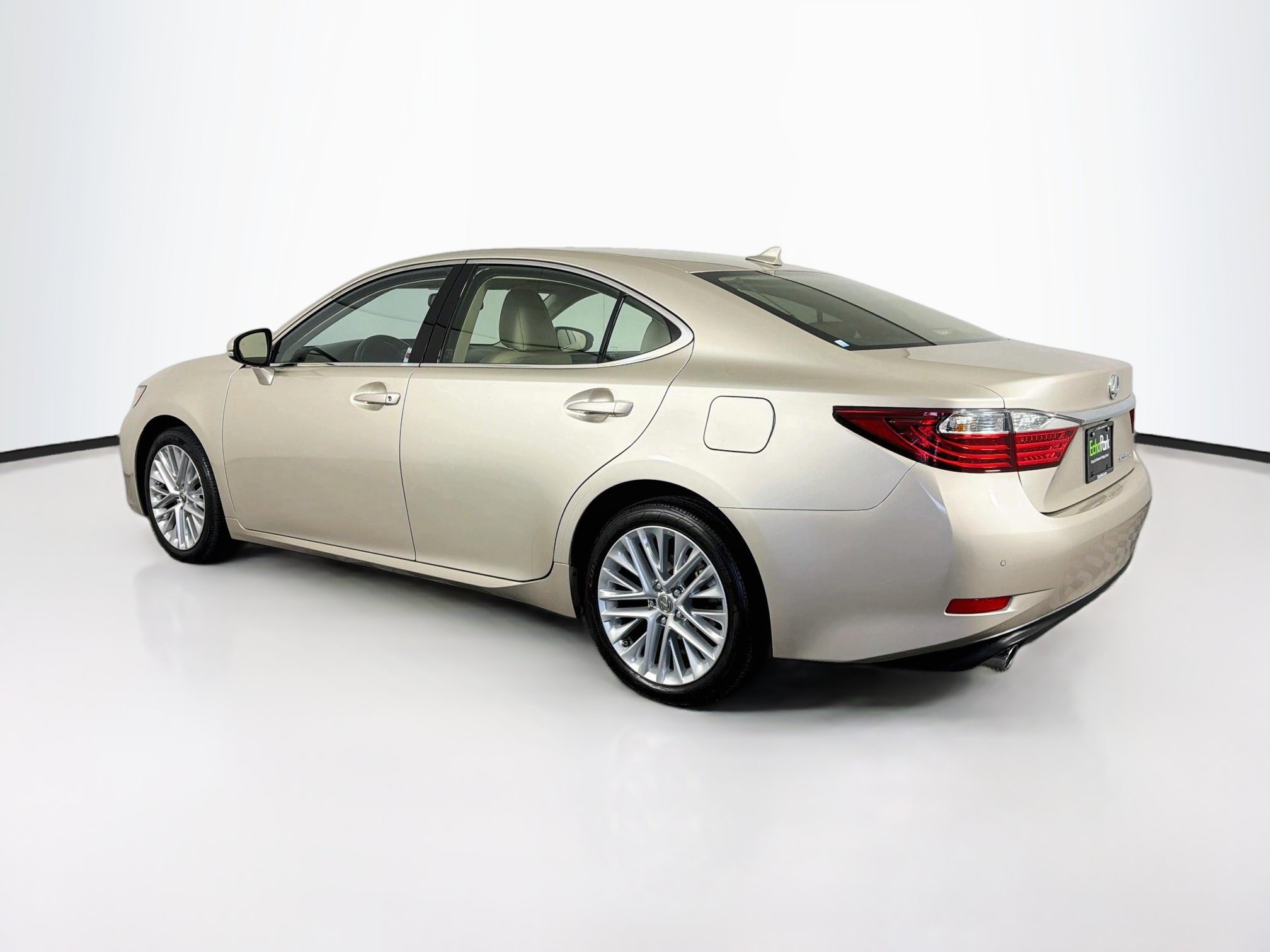 Used 2014 Lexus ES 350 w/ Luxury Package FWD image 5