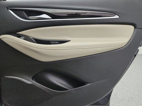 Used 2020 Buick Enclave Essence FWD image 30