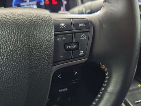 Used 2025 Toyota Camry SE w/ Convenience Package FWD image 23