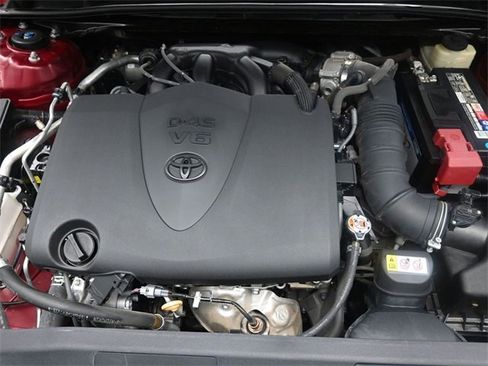 Used 2018 Toyota Camry XSE image 28