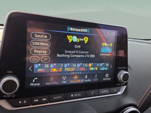 Used 2022 Nissan Sentra SR w/ SR Premium Package FWD image 19