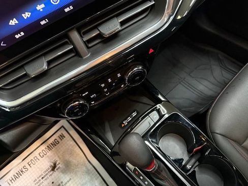 Certified 2025 Chevrolet Trax RS w/ Sunroof Package image 29