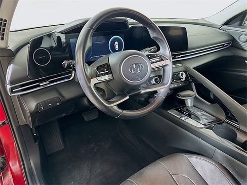 Used 2023 Hyundai Elantra Limited w/ Cargo Package image 9