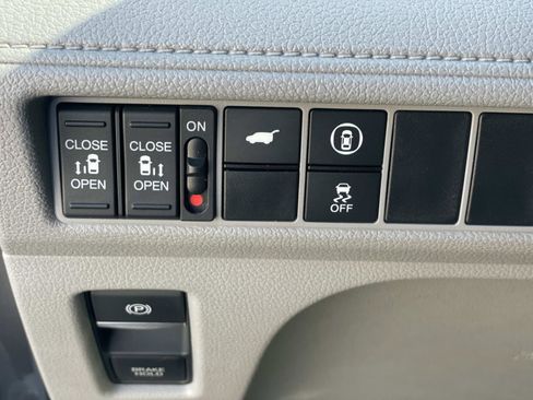 Certified 2023 Honda Odyssey EX-L image 12