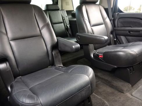 Used 2007 Cadillac Escalade 2WD w/ Information Package image 30