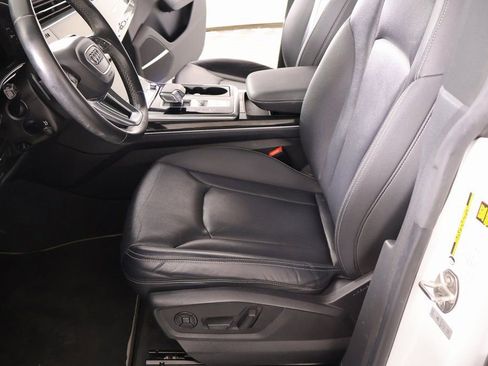 Used 2021 Audi Q8 Prestige w/ Prestige Package image 11