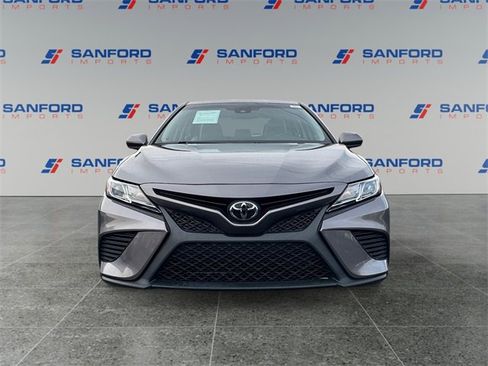 Used 2020 Toyota Camry SE image 8